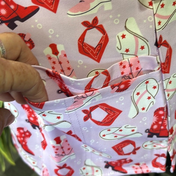 Revel Scrub Bobby Bandana Bandit V-neck,premium stretch,front patch pockets - Picture 3 of 11